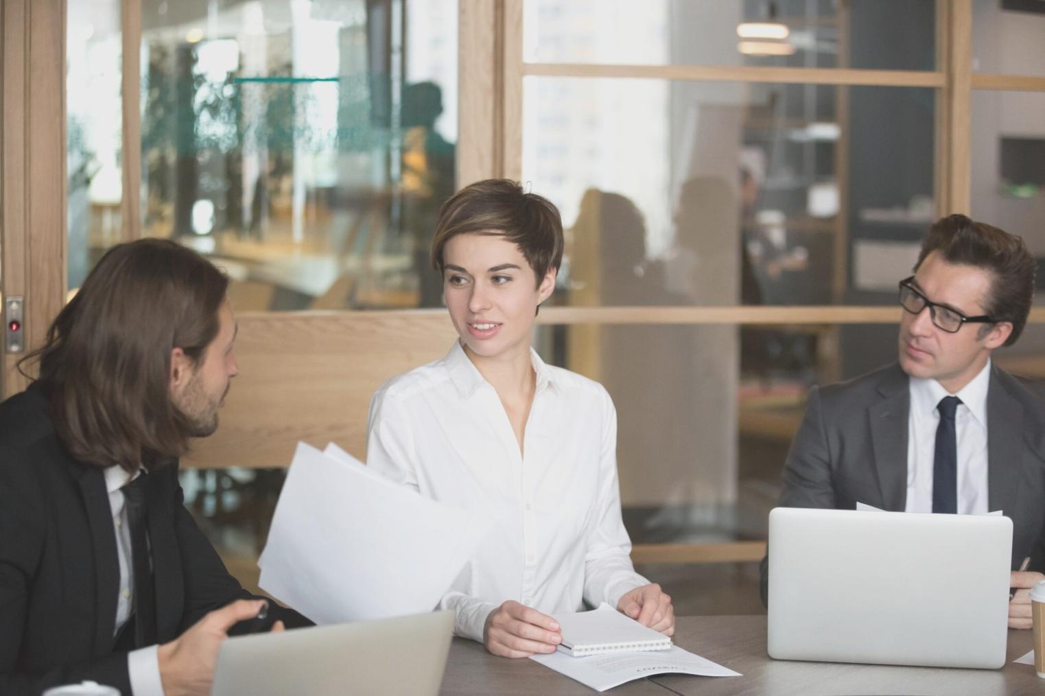 Session de travail collaborative sur la planification budgétaire